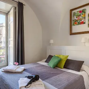 Πανσιόν Da Gianni E Lucia With Bathroom In The Center, Κατάνια